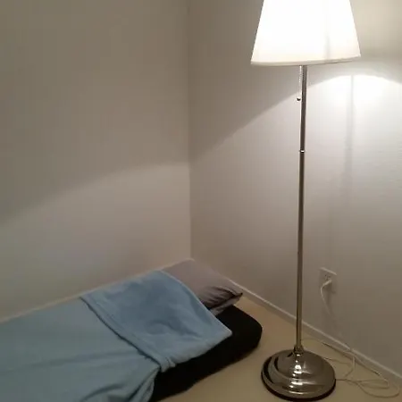 Gaestezimmer Mit Gartenblick * Zurych