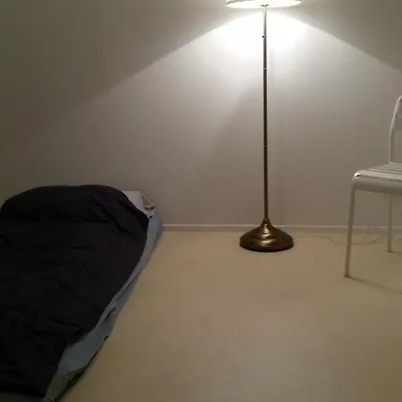 Gaestezimmer Mit Gartenblick * ציריך