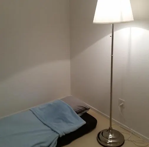 Gaestezimmer Mit Gartenblick * ציריך