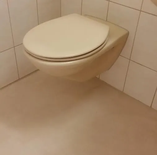 Gaestezimmer Mit Gartenblick דירה