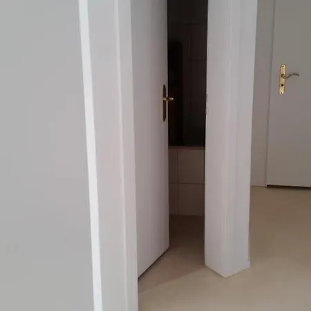 Apartman Gaestezimmer Mit Gartenblick *